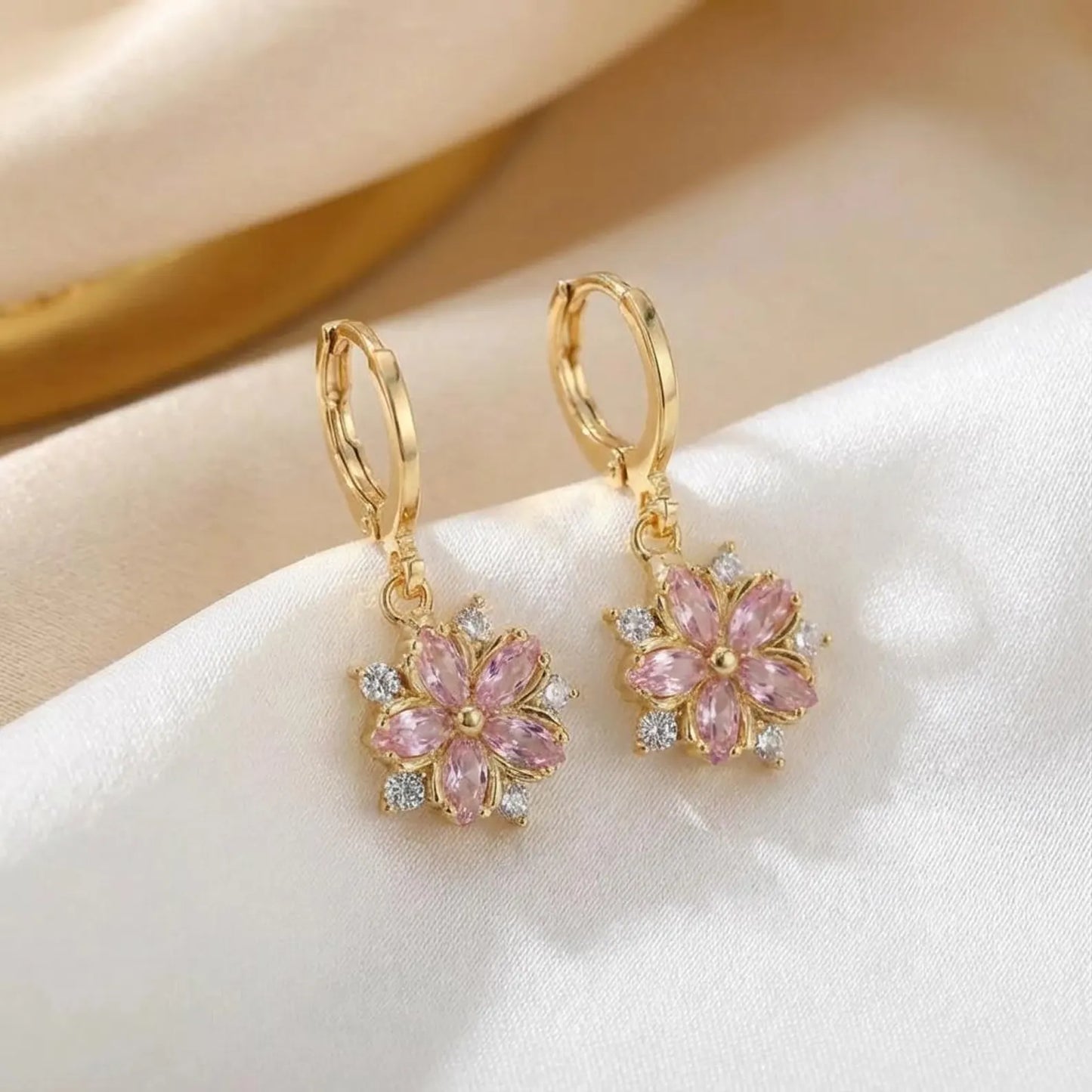 Boucles d'oreilles Sakura, bijou en acier inoxydable plaqué or, cristaux et zircons