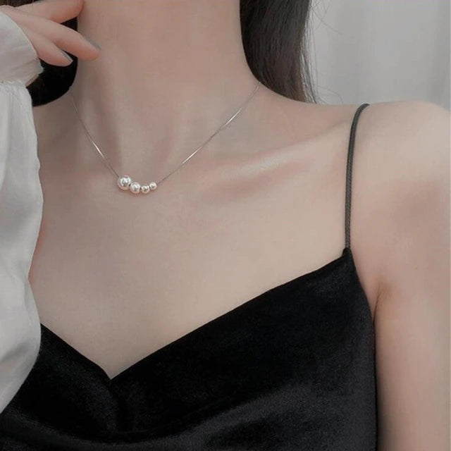 Collier Quatre Perles beige ivoire, bijou en acrylique