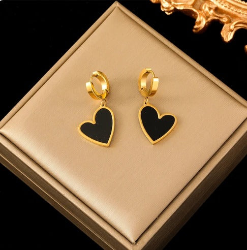 Boucles d'oreilles Coeurs noirs, bijou en acier inoxydable et en émail