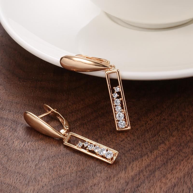 Boucles d'oreilles pendantes design rectangulaire, bijou en plaqué or rose 585 (14 carats) et en zircons naturels