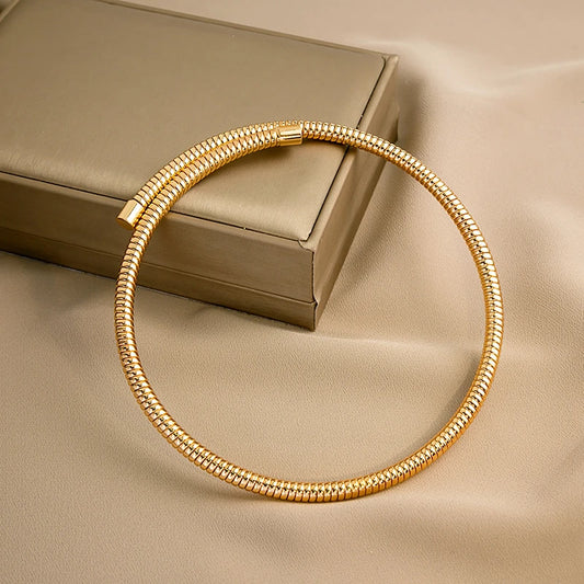 collier en spirale plaqué or
