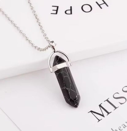 Collier avec pendentif à pointe hexagonale, en pierre naturelle agate noire