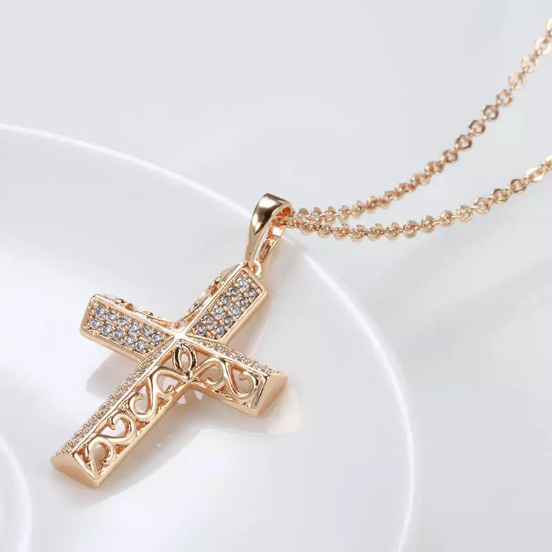 Collier Croix de Jésus avec zircons, bijou en alliage plaqué or 585 (14 carats) et en zircons naturels
