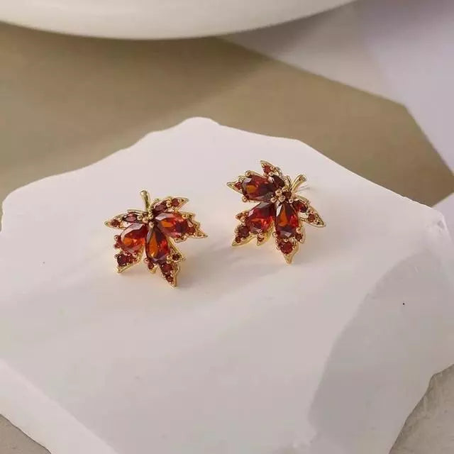 Boucles d'oreilles feuilles d'érable en zircons marrons, bijou en plaqué or 585 (14 carats) et en zircons naturels