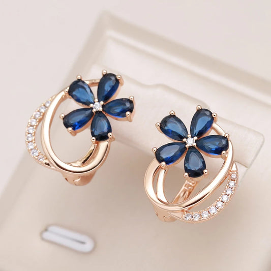 Boucles d'oreilles fleur bleue, bijou en plaqué or rose et en zircons naturels