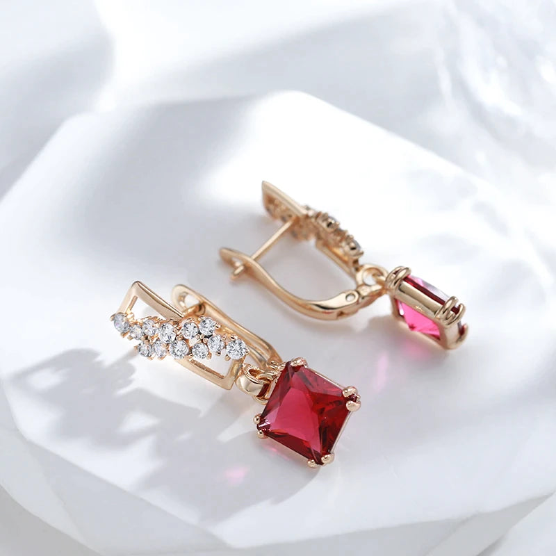 Boucles d'oreilles zircons carrés rouges, bijou en plaqué or rose 585 (14 carats) et en zircons naturels