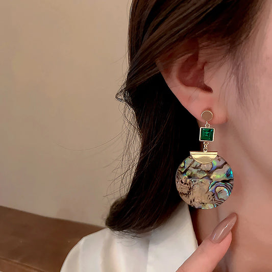 boucles d'oreilles coquillage et zircon vert