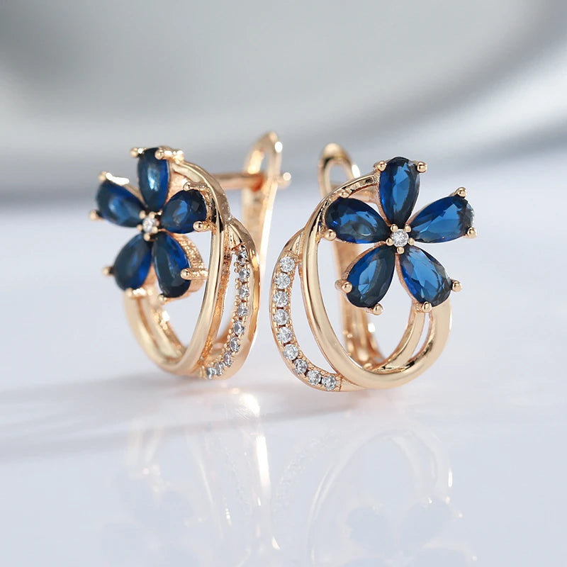 Boucles d'oreilles fleur bleue, bijou en plaqué or rose et en zircons naturels