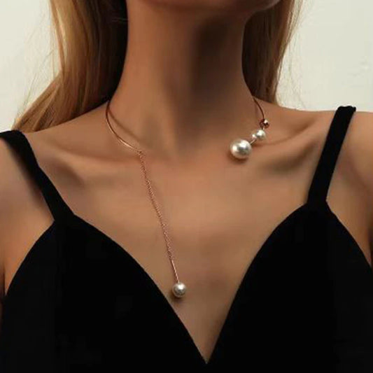 Collier torque ras-du-cou Perles nacrées, bijou en alliage plaqué or